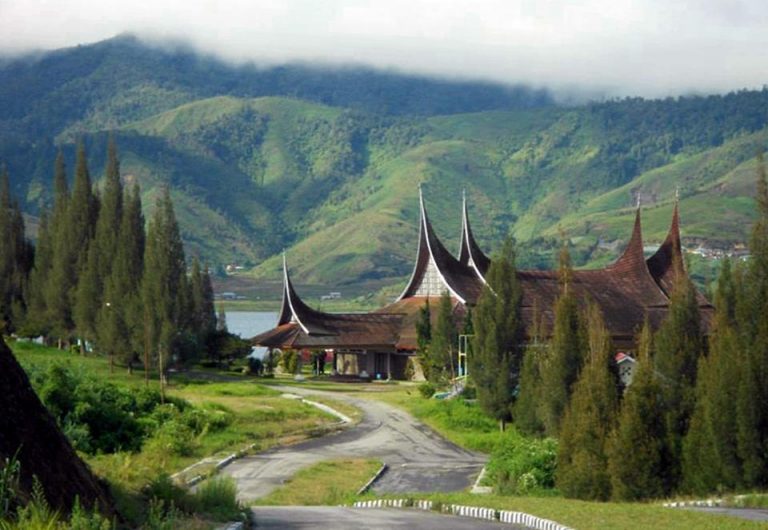 Legenda Danau Kembar Sumatera Barat