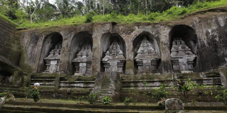 Asal Usul Pesugihan Gunung Kawi di Jawa Timur