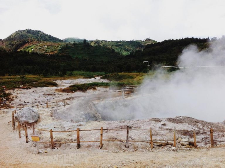 Legenda Asal Usul Kawah Sikidang Dieng